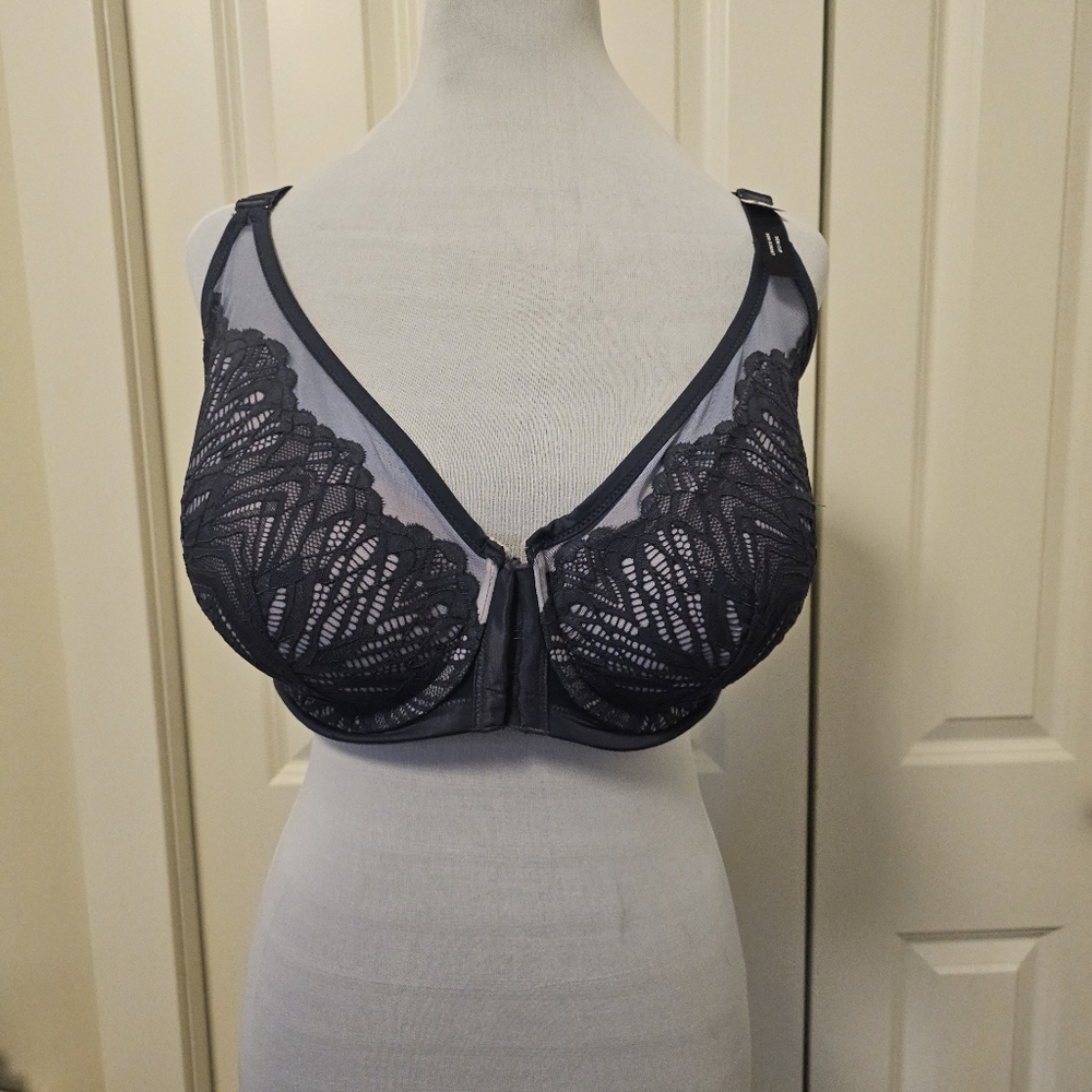 Deesse Bra Demi Cup Underwire Lace NWOT  42 DDD Grey